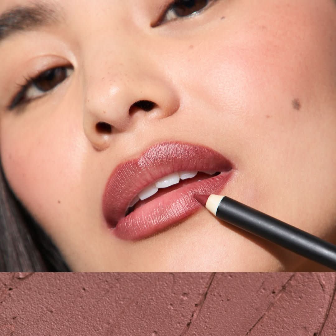 Lápiz de labios Perfilado Sedoso - Image 39