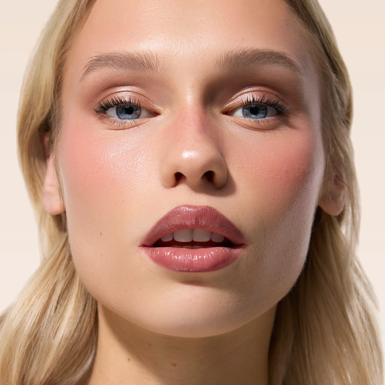 Lápiz de labios Perfilado Sedoso - Image 5