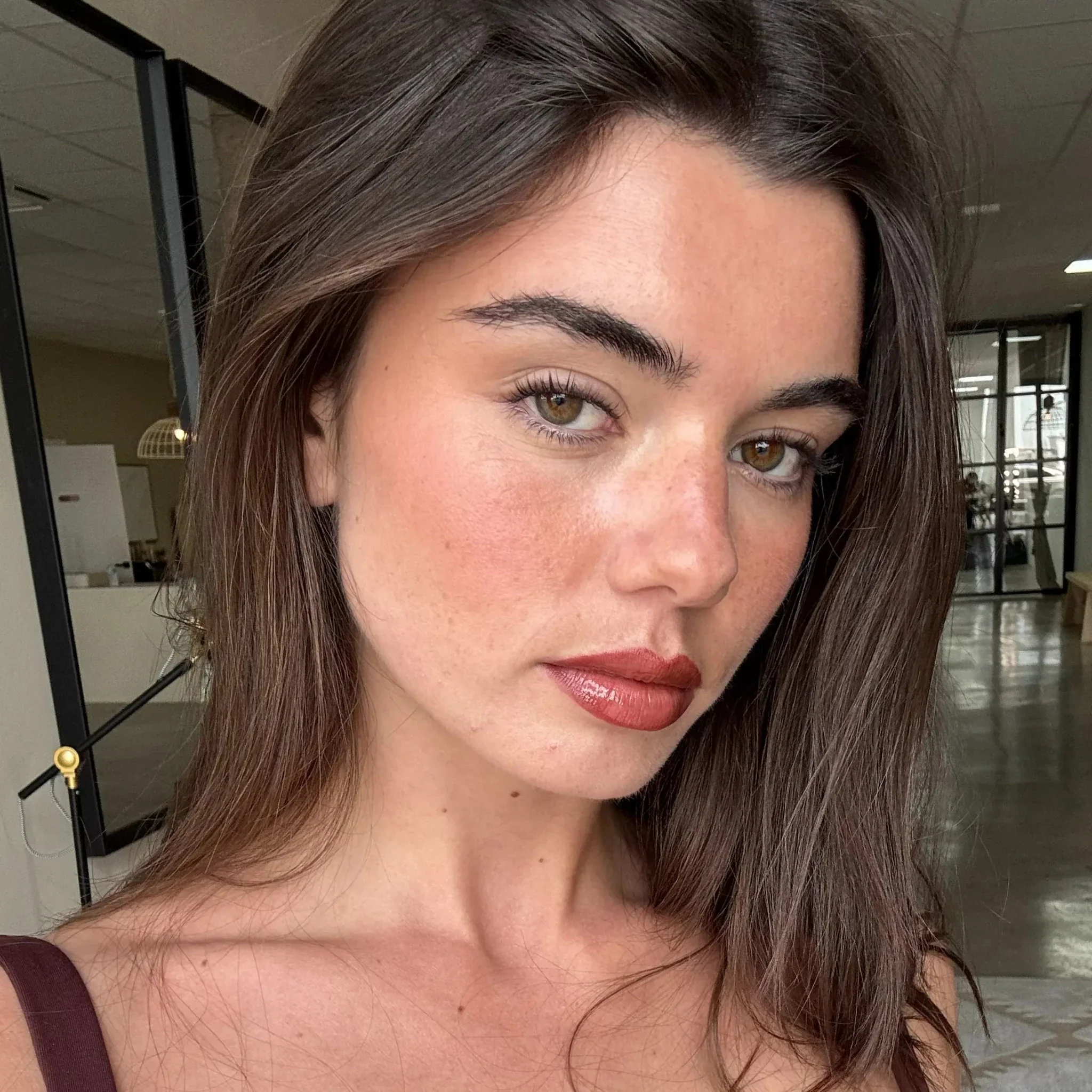 Lápiz de labios Perfilado Sedoso - Image 77