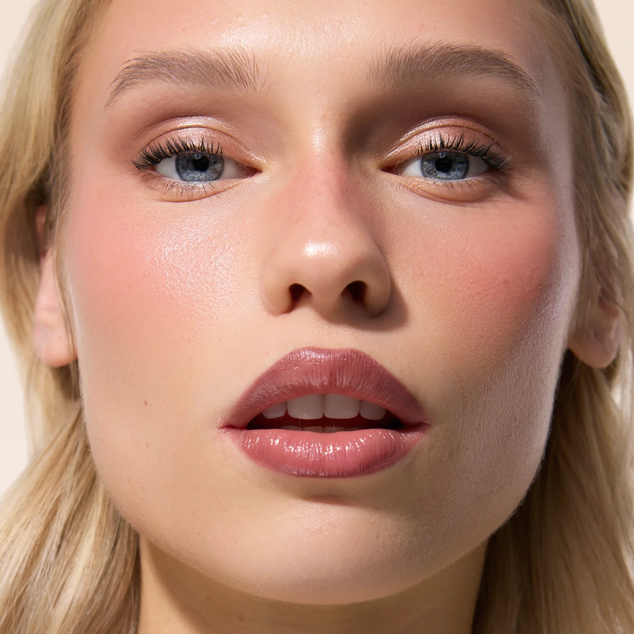 Lip Gloss Melting Plump - Image 10