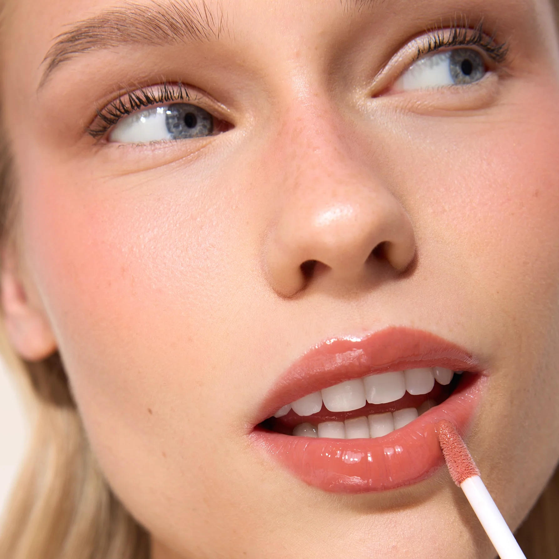 Lip Gloss Melting Plump - Image 23