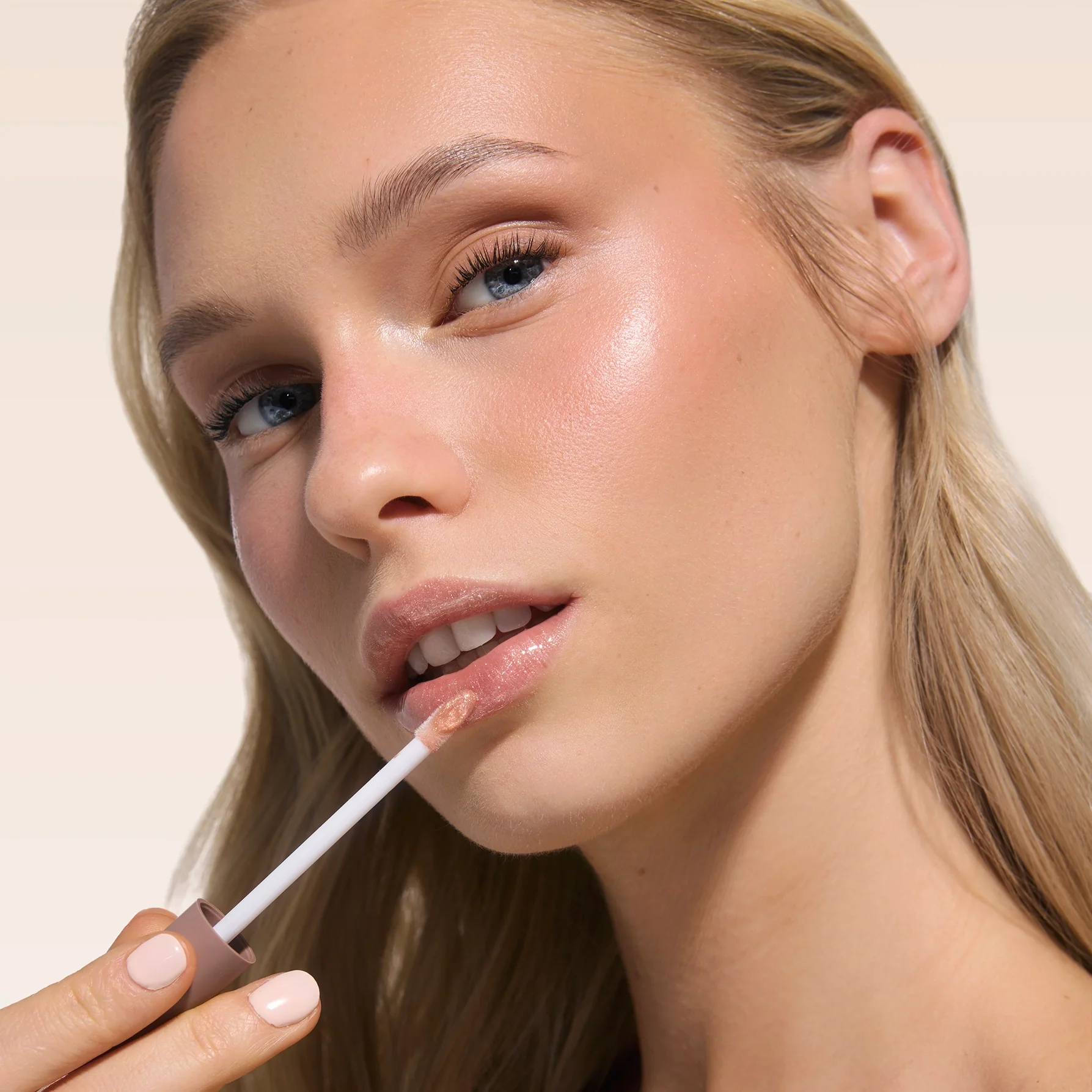 Lip Gloss Melting Plump - Image 48